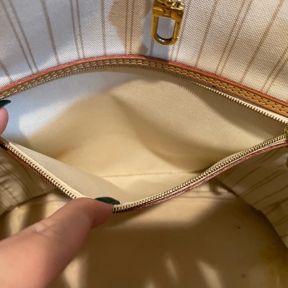 Louis Vuitton Damier Azur Neverfull MM - Picture 4 of 9